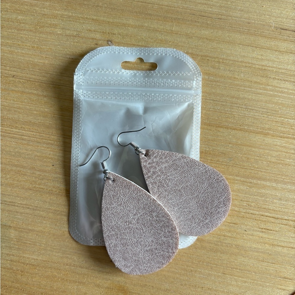Elegant Pink Teardrop Earrings